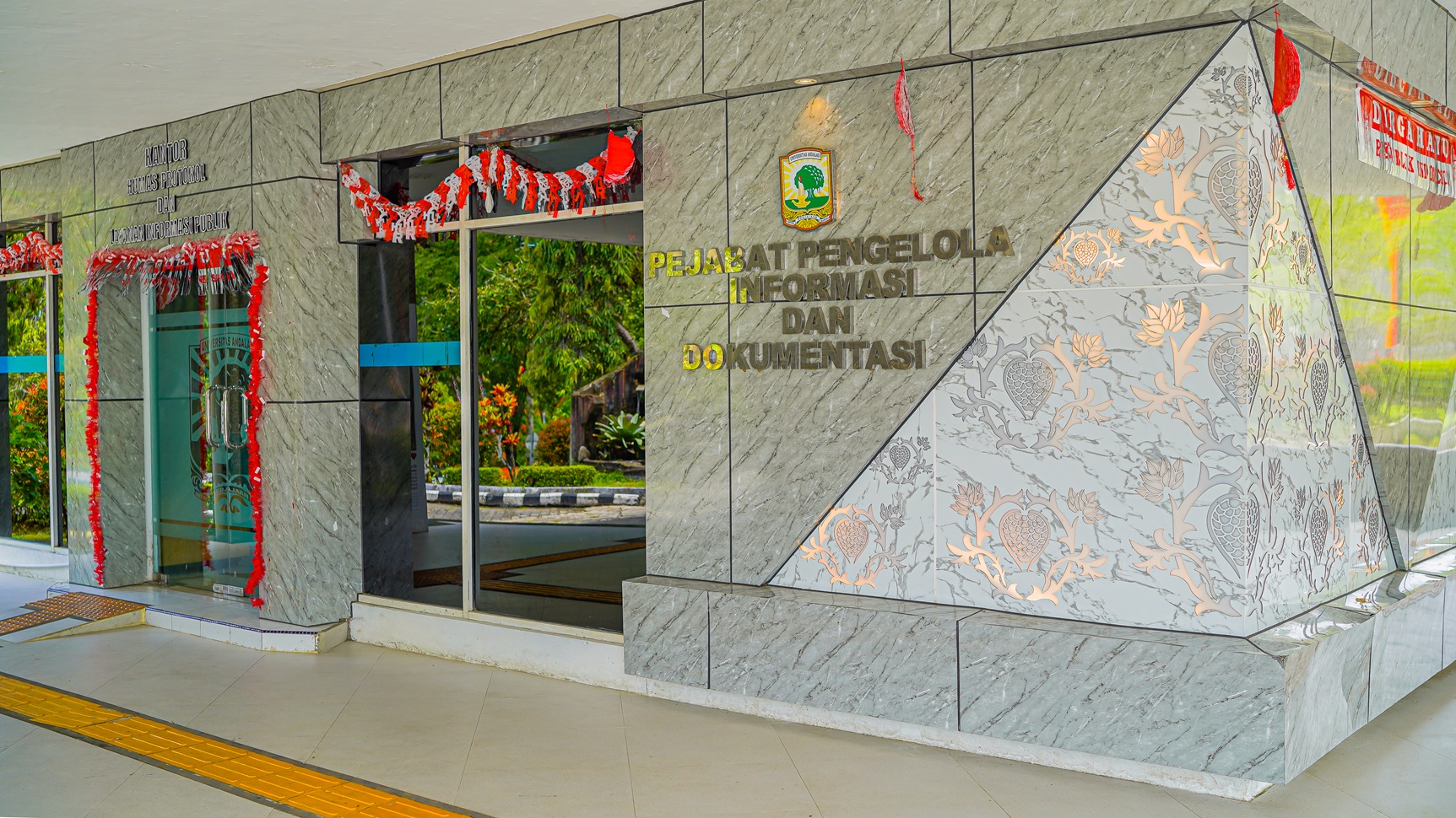 Ruangan layanan informasi - foto 1